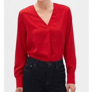 Banana Republic ❤️ Red long sleeved Blouse. Size L